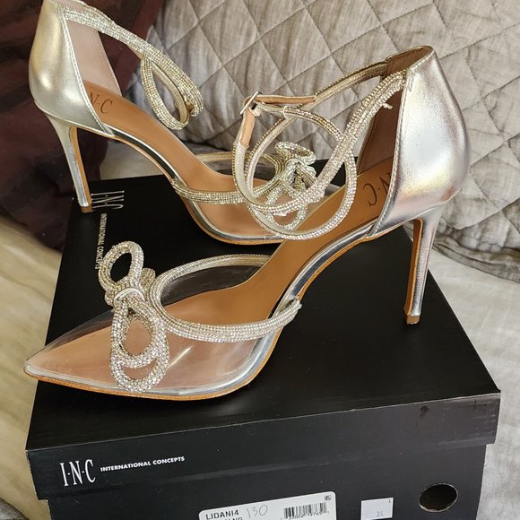 Shoes - Picture 2 of 3